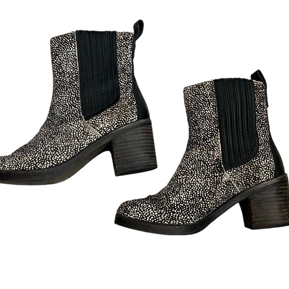 Ugg Camden Exotic animal print Chelsea Booties Size 7 - Picture 3 of 10